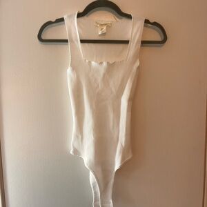 White summer bodysuit 🫶🏻🤗